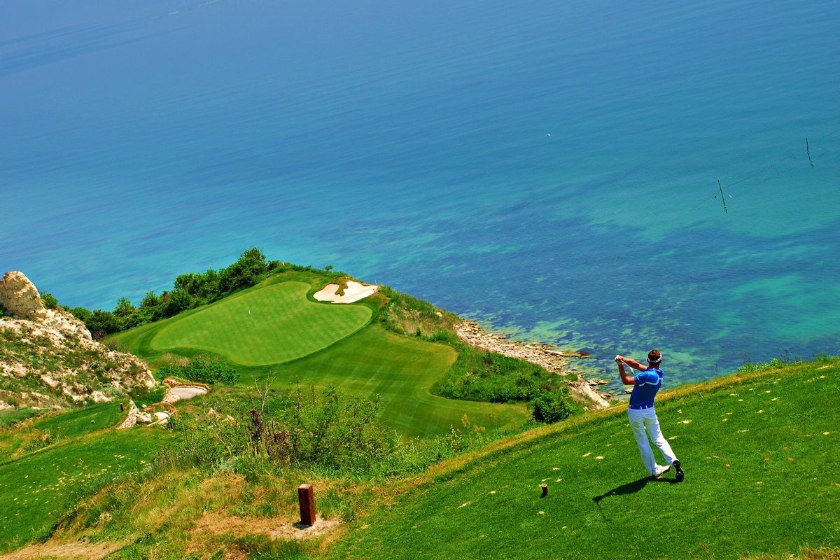 tracian-cliff-golf-target54